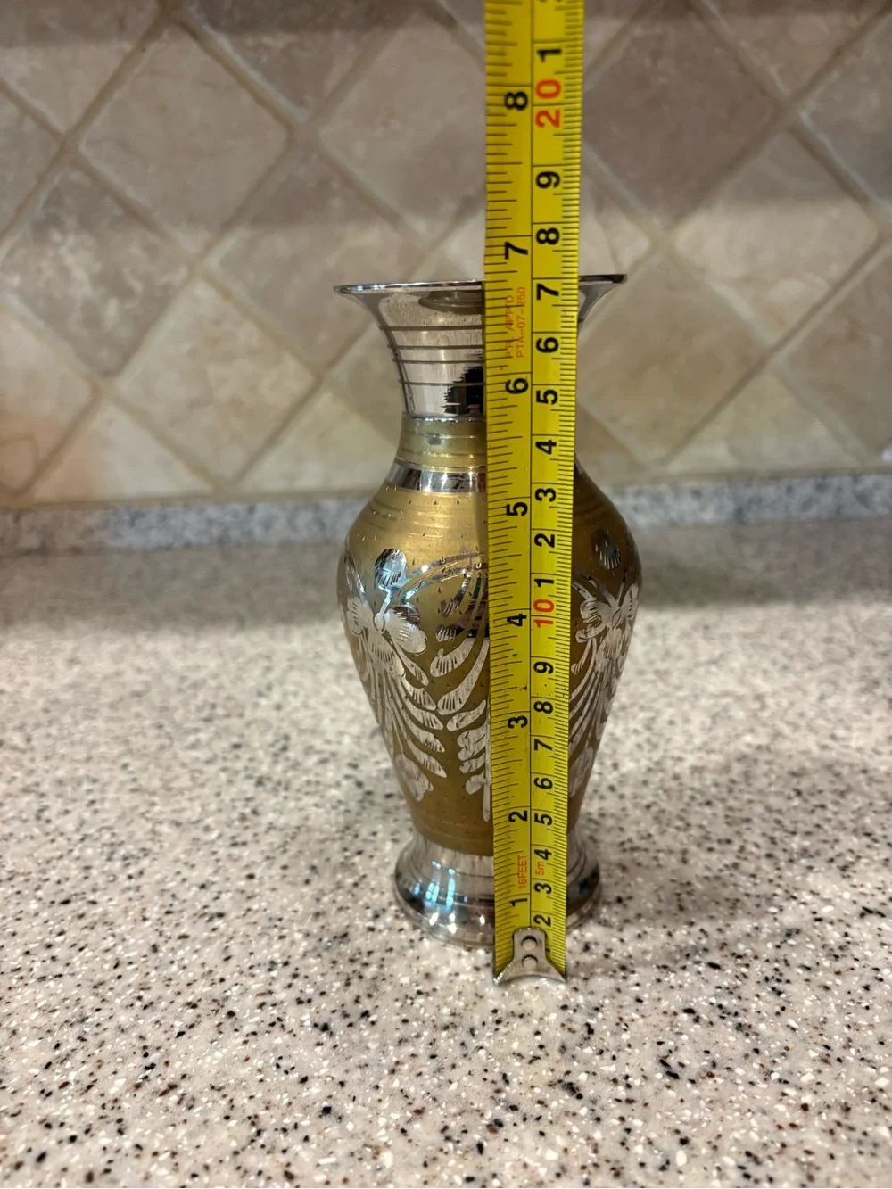Vintage Indian brass vase - Picture 3 of 7
